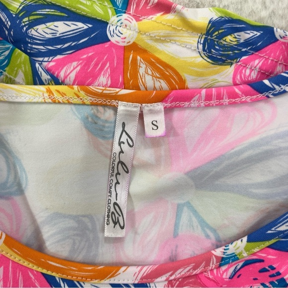 LULU B Smooth Stretch Floral Print Asymmetric Hem Blouse Size Small UPF 50+ - Picture 5 of 9